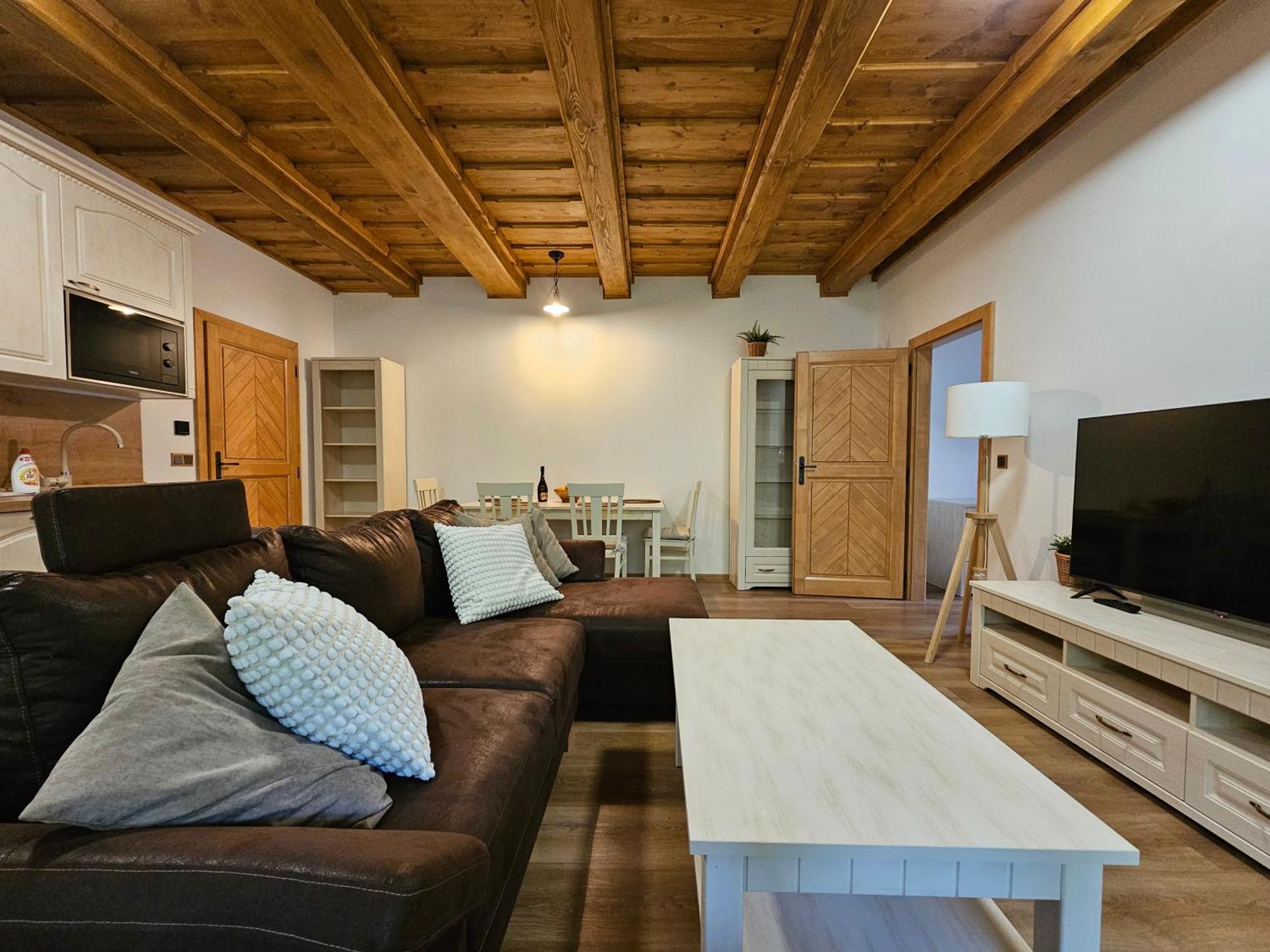 Apartmany Jezerne Velké Karlovice Habitación foto